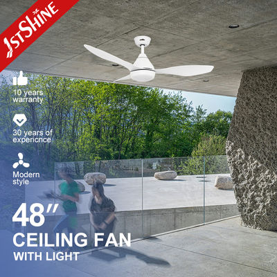 خرید چراغ سقفی فن با منبع نور LED سه رنگ با موتور DC کم مصرف و پره‌های سفید تولید آنلاین