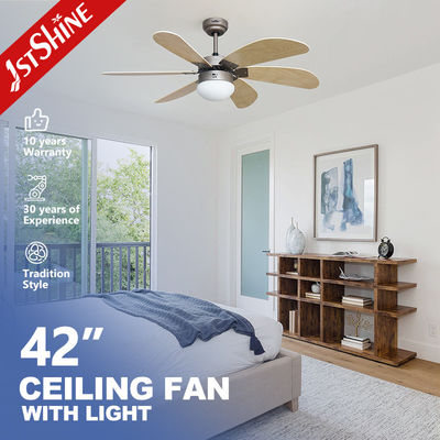 230V / 50Hz ولتاژ ورودی فن سقف با زنجیره کش و کیت نور LED 1stshine رنگ OEM